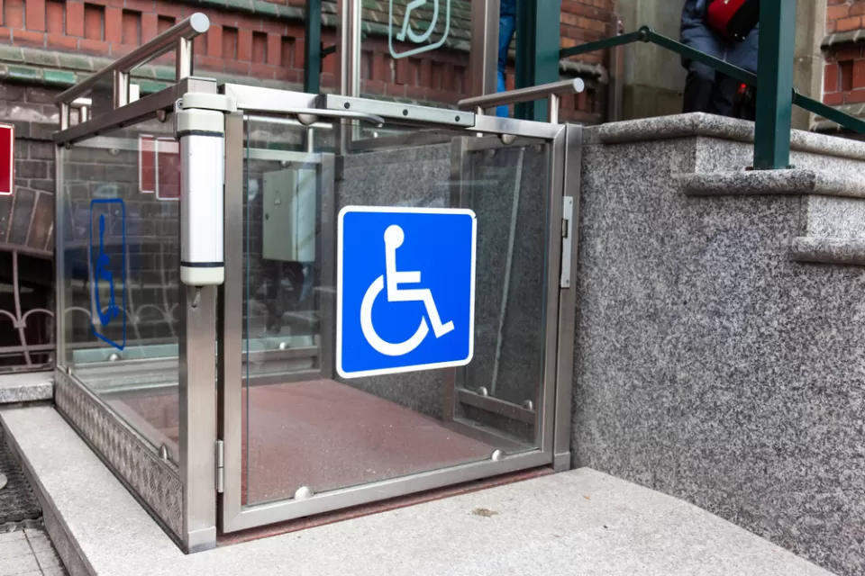 Wheelchair accessibility lift